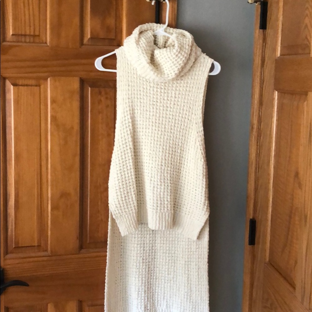 Free People woman’s sweater❤️